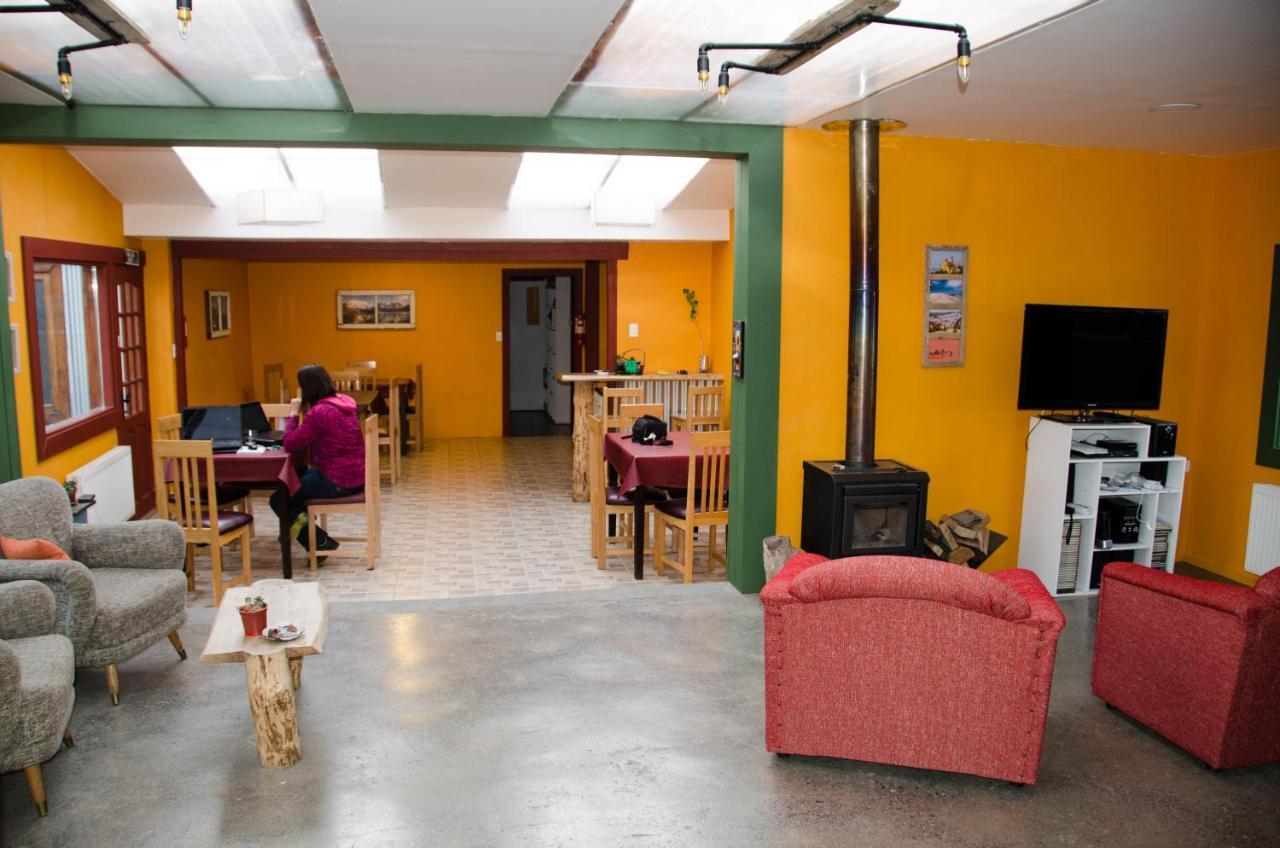 El Patagonico Hostel Пуерто Наталес Екстериор снимка