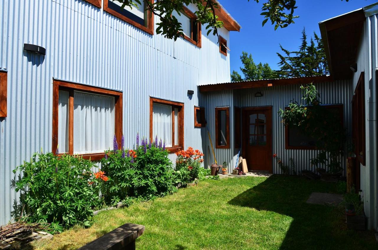 El Patagonico Hostel Пуерто Наталес Екстериор снимка